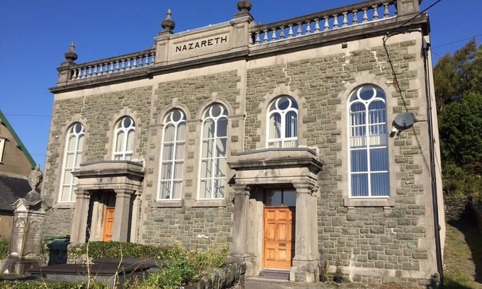 Penrhyndeudraeth House | 3 Bedroom Chapel with Country Views