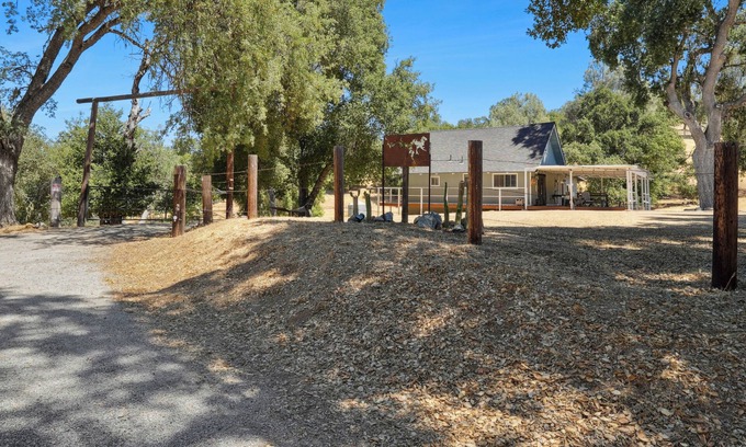 Paso Robles Ski Chalet | 3-bedroom Chalet in lovely Paso Robles near wineries