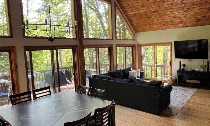 Bradford Ski Chalet | 3-bedroom chalet next to skiing, hiking, boating and breweries