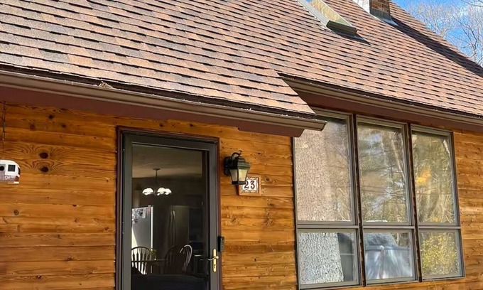 Woodstock House | 3 Bedroom cottage in Lake Bunggee Neighborhood