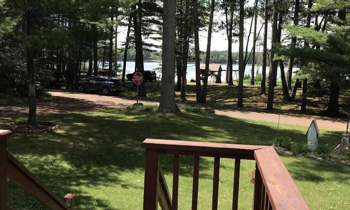 Hayward Cottage | 3 Bedroom Cottage with Lake Views