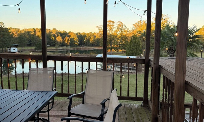 Bethany Other | 3-bedroom country home remodeled in charming Keithville Ranch with AC, wi-fi.