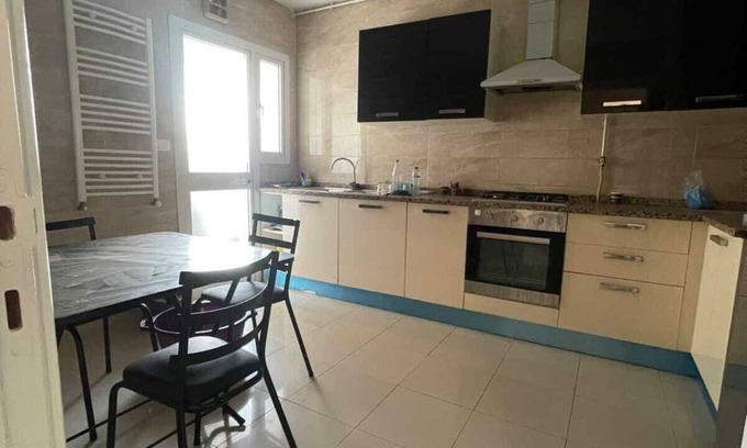 Borj Louzir Apartment | 3-bedroom Cozy Apartment with Direct Airport View Soukra