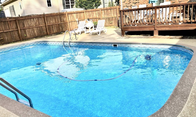 Lakeside House | 3 bedroom cozy yet spacious home w/in-ground pool