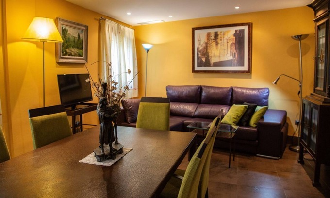 Andujar Apartment | 3 BEDROOM DUPLEX APARTMENT - FREE PARKING