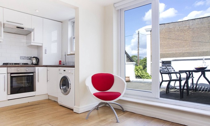 Ravenscourt Park Apartment | 3 Bedroom ensuite Garden Flat in City min to Tube