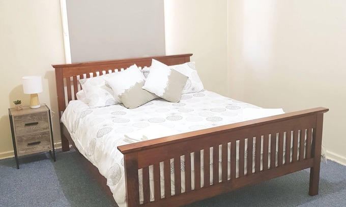 Whyalla Norrie House | 3 Bedroom Family Friendly Home - WiFi Available