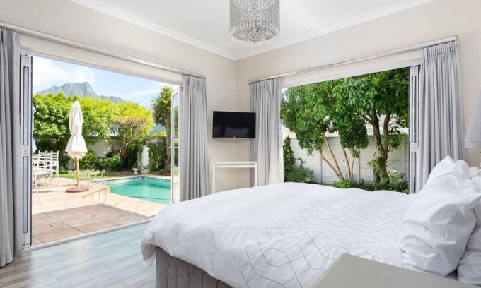 Claremont House | 3-Bedroom Family Home | Uninterrupted Power Supply