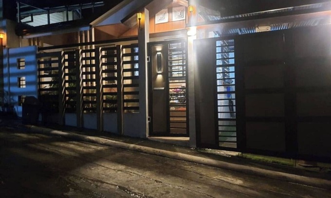 Legazpi House | 3 BedRoom Fully Furnished AirCon House with Free Car Park