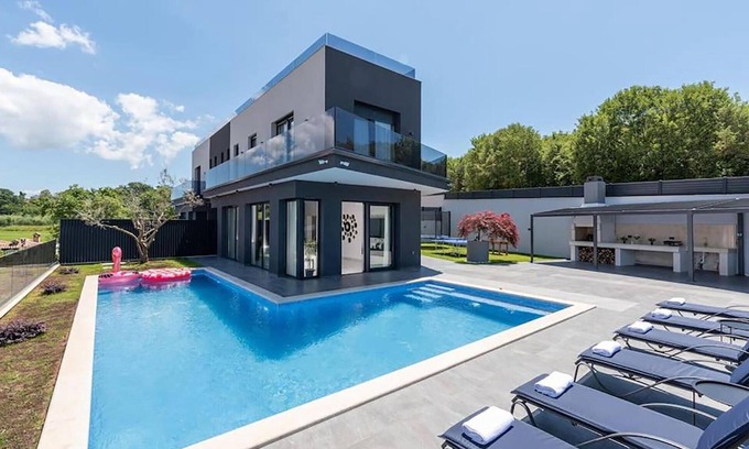 Sorici House | 3 bedroom gorgeous home in Sorici
