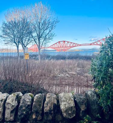 South Queensferry Apartment | 3 Bedroom harbourside apartment, Queensferry, 10 miles from Edinburgh
