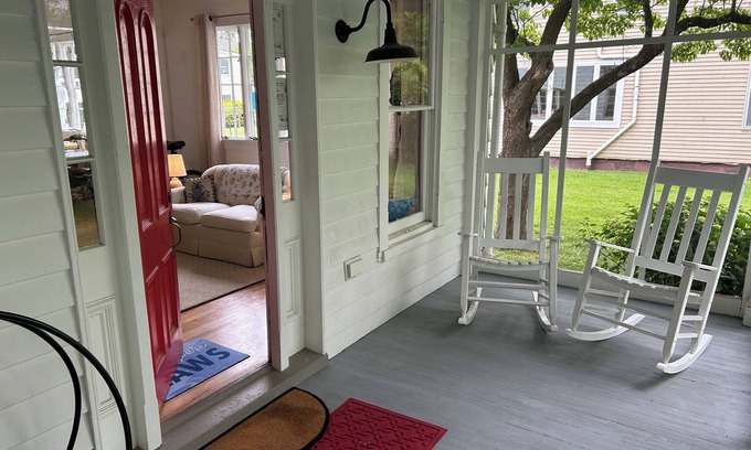 Oxford House | 3-bedroom historic vacation home newly renovated in the middle of Oxford MD.