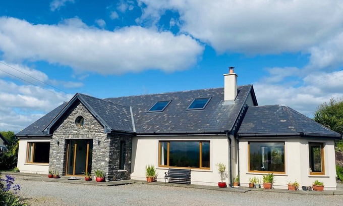 Dawros House | 3 bedroom home 15 mins drive from Kenmare town