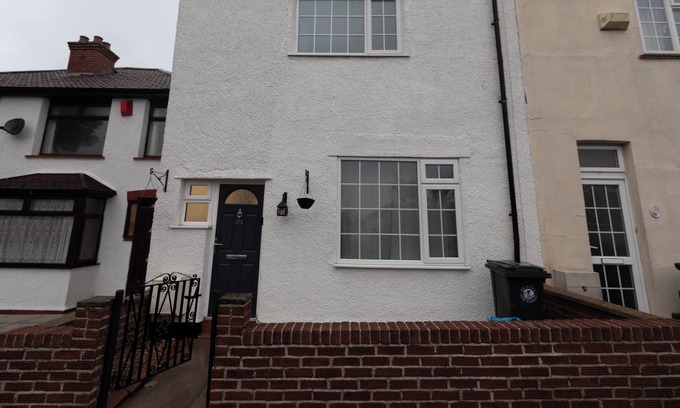 Cribbs Causeway House | 3 Bedroom Home and Garden