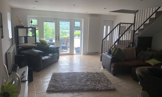 Nantgarw House | 3 bedroom home in the heart of Welsh Village.