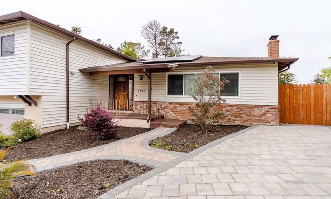Chabot Park House | 3 Bedroom Home in Oakland Hills