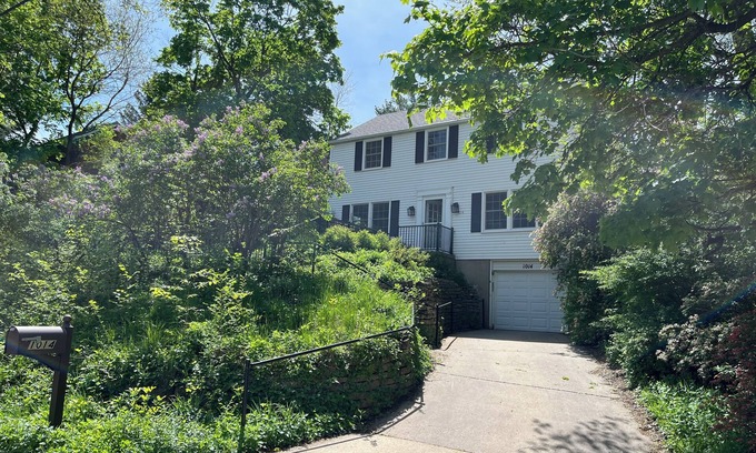 Shorewood Hills House | 3 bedroom home in Shorewood Hills. Excellent location!