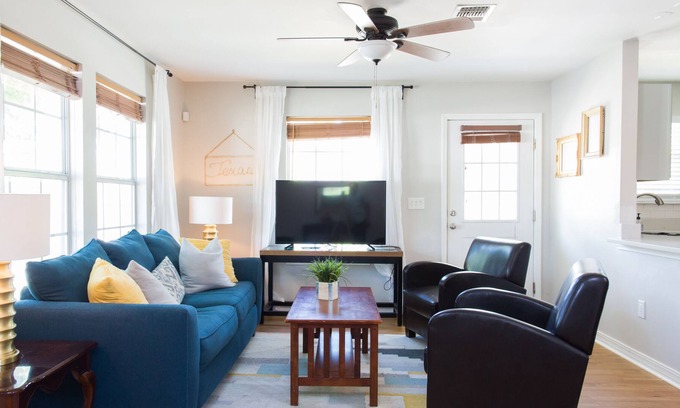 Historic Garderns House | 3 Bedroom Home! Just Steps to the Alamodome
