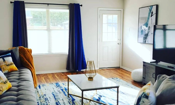 Fresno House | 3 Bedroom Home near Houston, Sugarland, Pearland