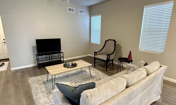 Sedalia House | 3 Bedroom Home