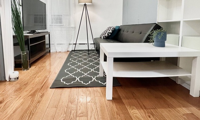 Auburndale House | 3-bedroom home (with Free-Parking) 10mins to LGA & 20mins to JFK