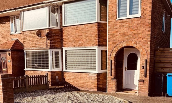 Poulton-le-Fylde House | 3-bedroom house in welcoming Poulton-le-Fylde with WiFi, parking and hot tub!