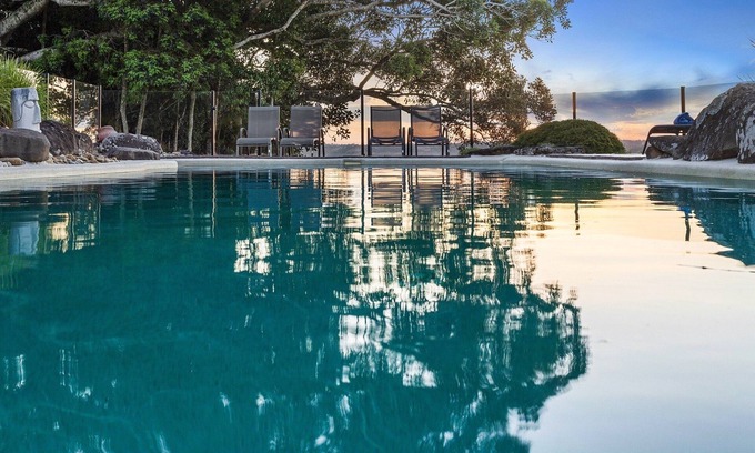 Clunes Villa | 3 bedroom House. Dog friendly. Modern Kitchen. BBQ. Sleeps 6 guests.
