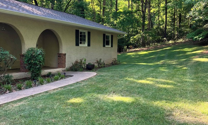Seneca House | 3-bedroom house for Fun, Football, Fishing and Family