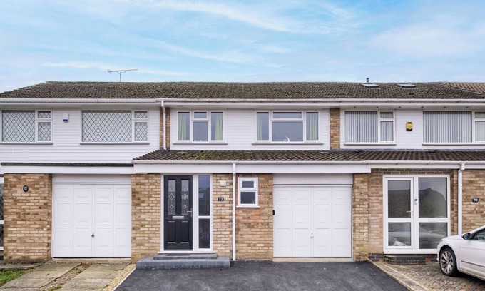Coventry House | 3 BedRoom House| Coventry| Wi-fi Netflix| Parking