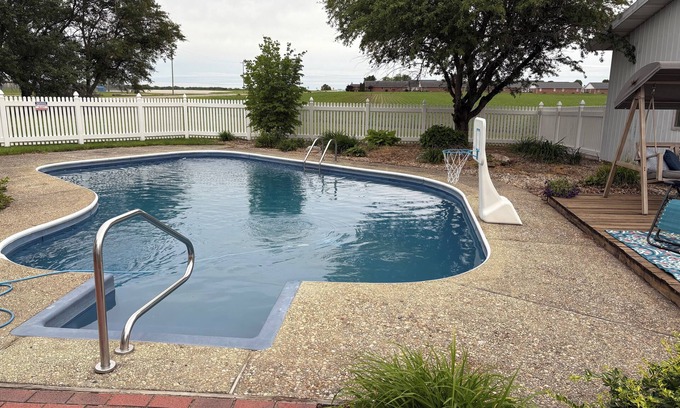 Odon House | 3-bedroom house in adorable Odon with WiFi and AC