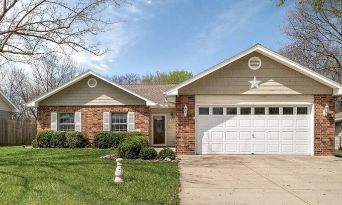 Emporia House | 3-bedroom house in awesome Emporia with AC, WiFi. Enjoy your stay!