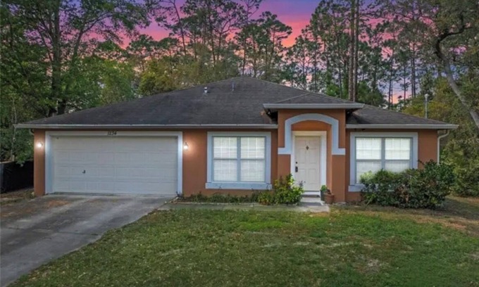 DeLand House | 3-bedroom house in charming DeLand with AC