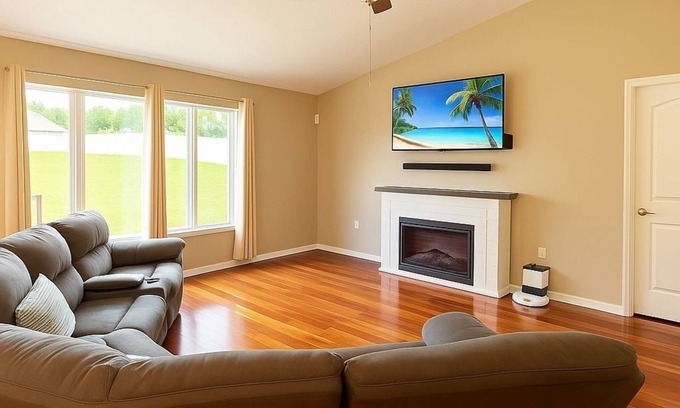 Deltona Lakes House | 3-bedroom house in enjoyable Deltona with WiFi, AC