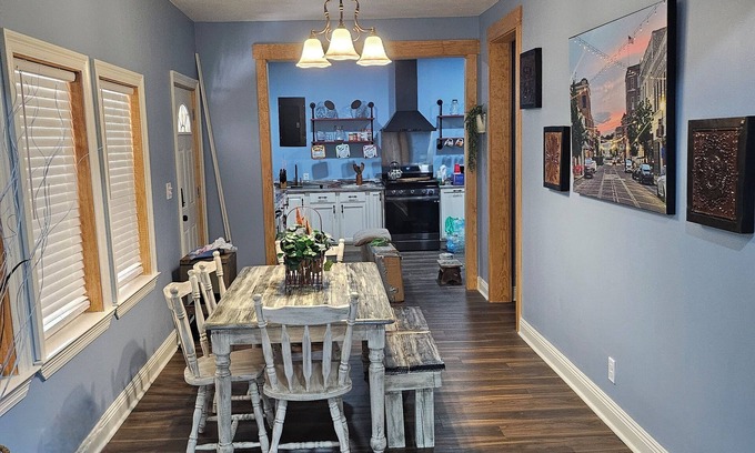 Laurel House | 3-bedroom house in enjoyable Laurel with WiFi, AC