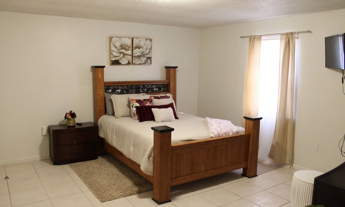 Lake City House | 3-bedroom house in gorgeous Lake City with WiFi, AC and country comfort