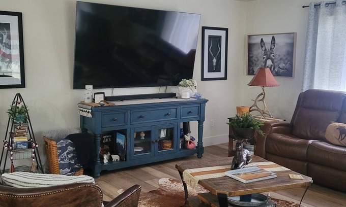Libby House | 3-bedroom house in gorgeous Libby with WiFi, AC. Book your stay now