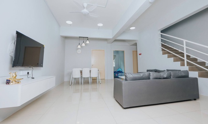 Ranau House | 3-bedroom house in lovely Ranau with WiFi, AC. Start your adventure lot 15