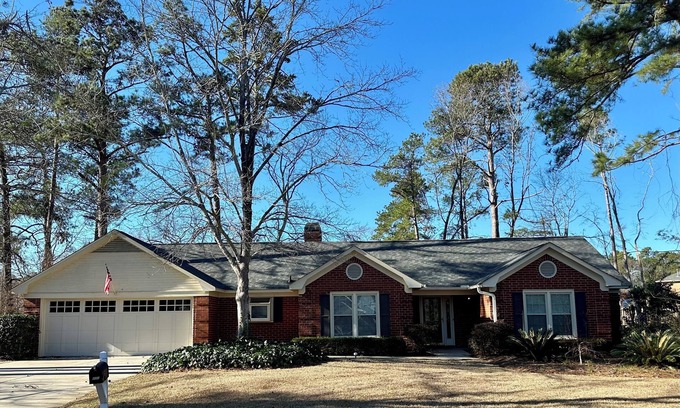 Martinez House | 3-bedroom house in Martinez.3.5 miles from the Masters!