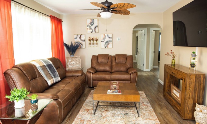 Coliseum Central House | 3-bedroom house in peaceful Hampton with WiFi, AC close to Food & Entertainment