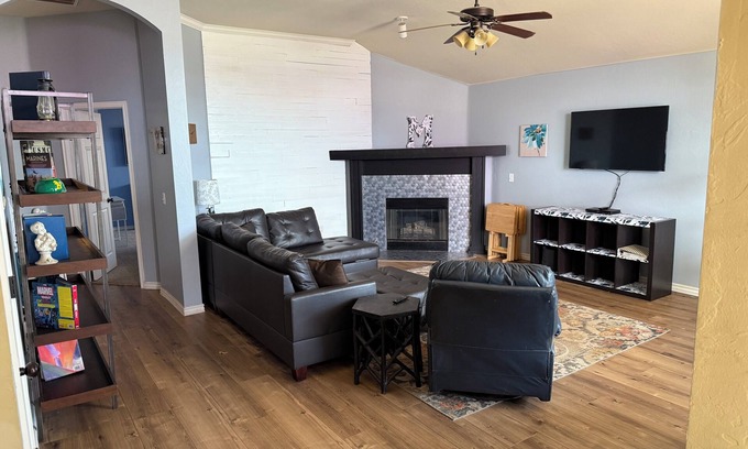 Norman House | 3-bedroom house in peaceful Norman with easy access to OU, OKC, and Tinker AFB