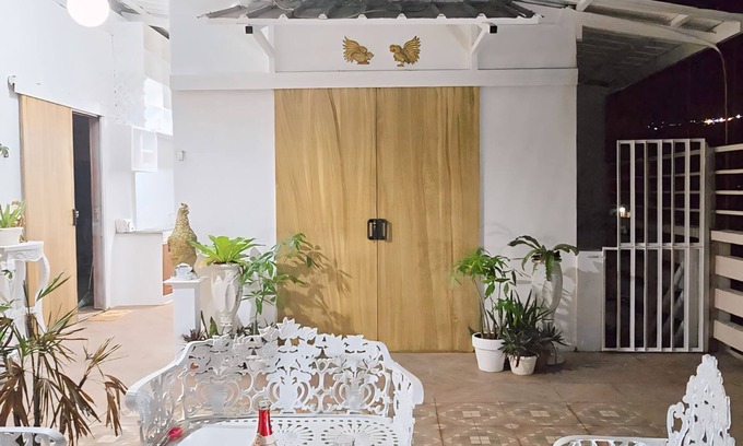 Legazpi House | 3-bedroom house in lovely Legazpi City with WiFi, AC. Enjoy your stay