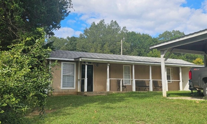 Water Valley House | 3-bedroom house in peaceful Water Valley with AC, WiFi. Enjoy your stay