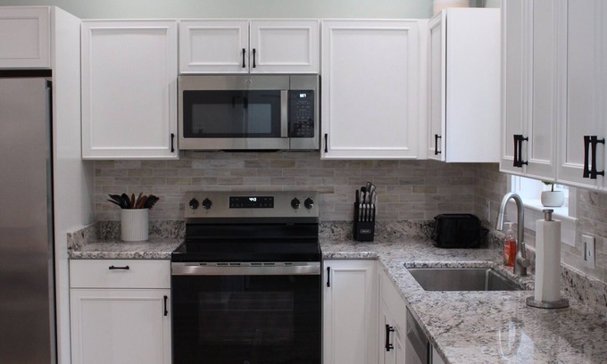 Ellsworth House | 3-bedroom house in wonderful Ellsworth with AC, WiFi sleeps 8