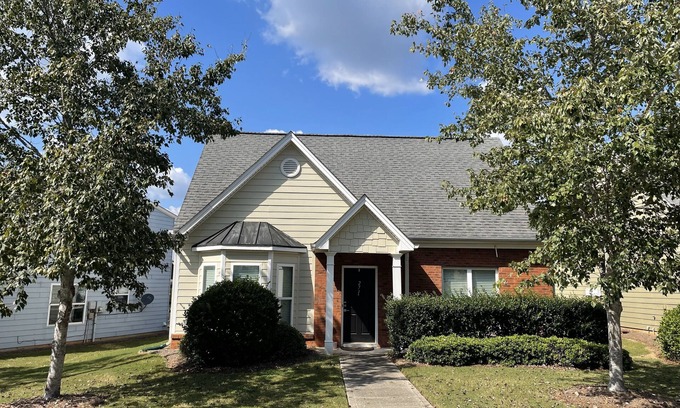 Athens House | 3-bedroom house minutes from Downtown Athens and UGA!