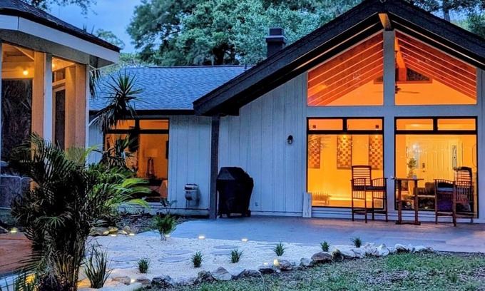 Dunnellon House | ~ 3-Bedroom House Next to KP Hole & Rainbow Springs ~ Family & Dog Friendly~