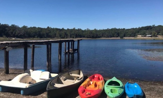 Putnam Hall House | 3 Bedroom House on Private Scenic Lake Mable