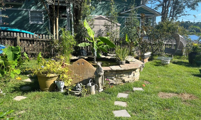 Hattiesburg House | 3-bedroom house on beautiful lake with hot tub, golf community, 3 miles to USM