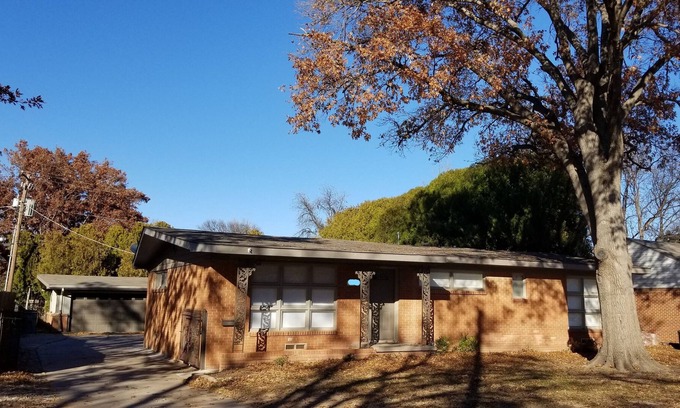 Wichita Falls House | 3 Bedroom house right across the street from MSU campus! Plenty of Parking!