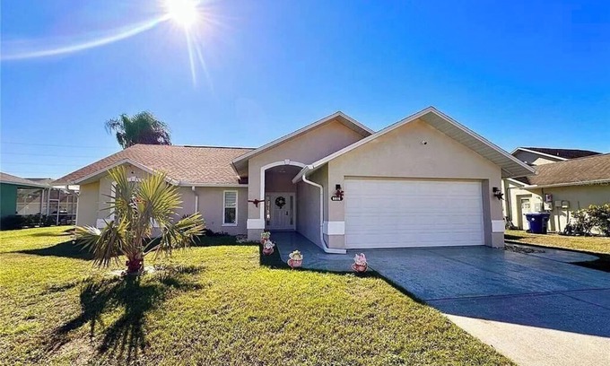 New Port Richey House | 3-bedroom house in marvelous New Port Richey with WiFi, AC