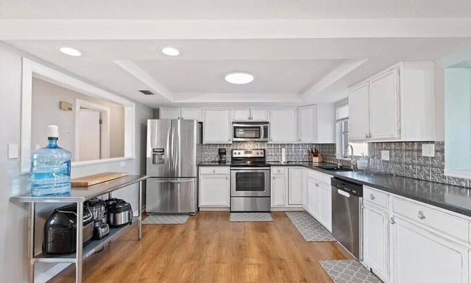 Port Charlotte House | 3-bedroom house in tranquil Port Charlotte, fish from your backyard!
